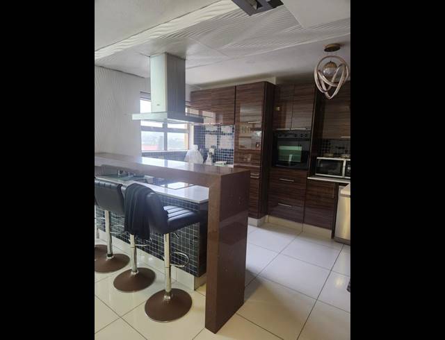 3 BEDROOM APARTMENT FOR SALE IN NORTH BEACH